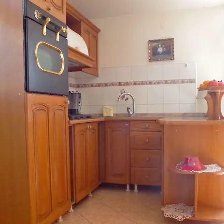 Apt Milena 2 2 Pax Few Steps From The Beach In Krnica Appartamento Rakalj